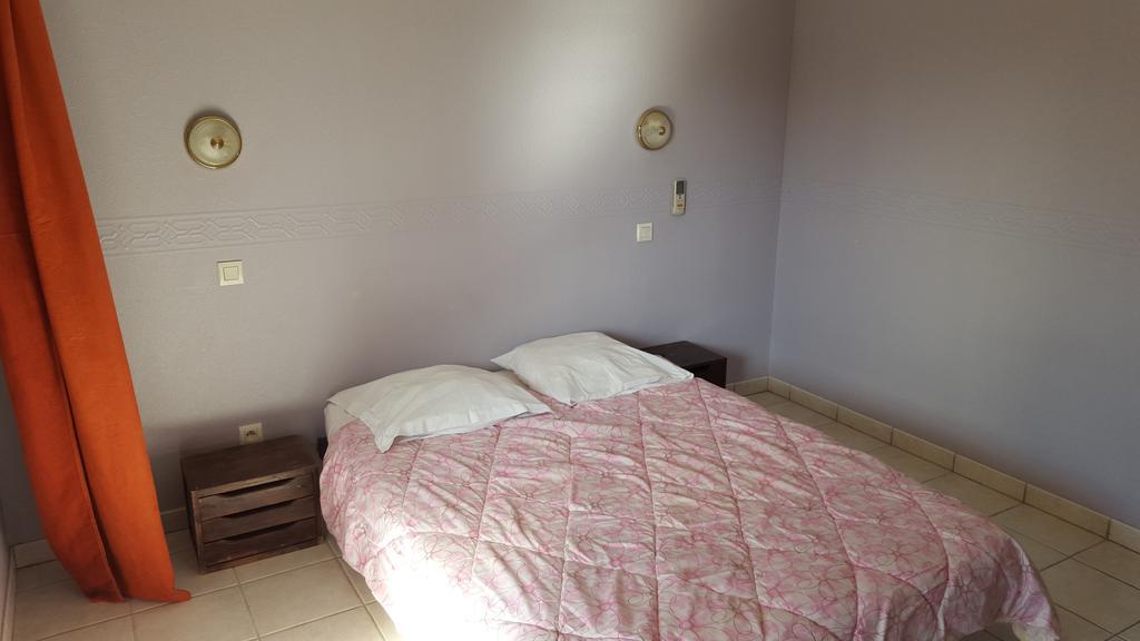 Auberge De L'Europe Saint-Quentin-Fallavier Cameră foto