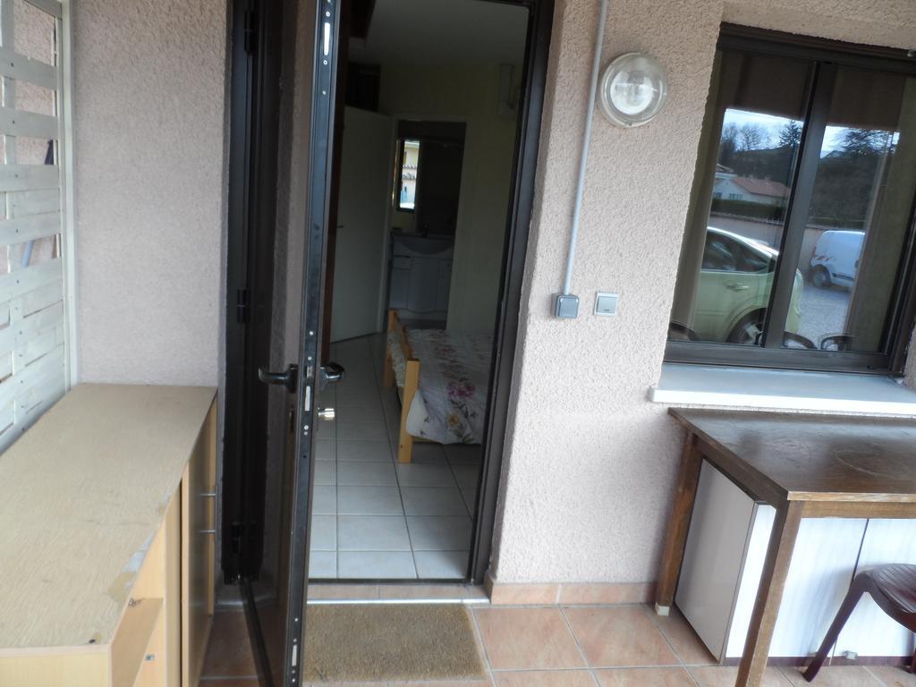 Auberge De L'Europe Saint-Quentin-Fallavier Cameră foto