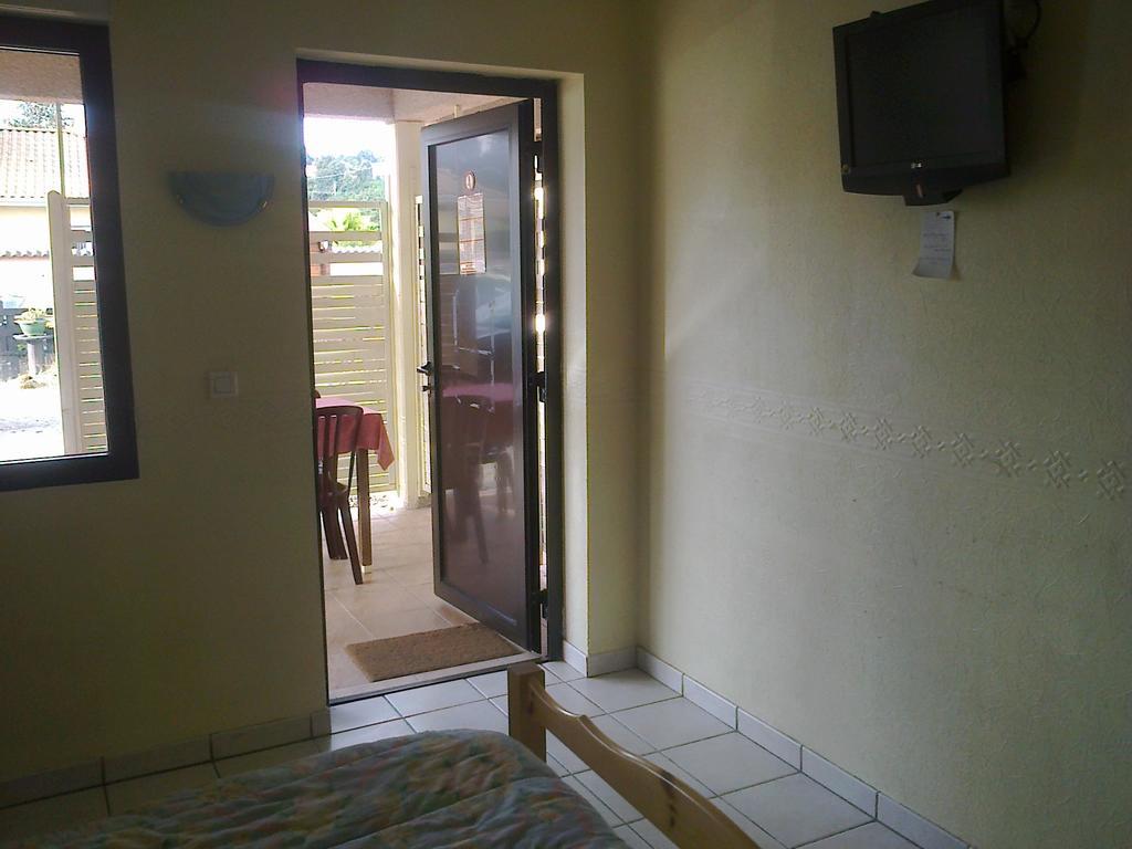 Auberge De L'Europe Saint-Quentin-Fallavier Cameră foto