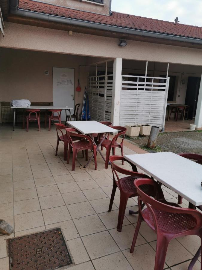 Auberge De L'Europe Saint-Quentin-Fallavier Exterior foto